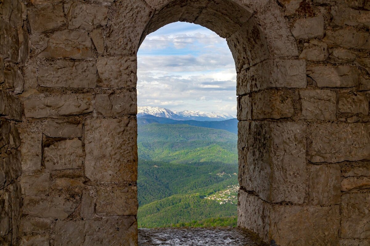 самая высокая гора в сочи ахун