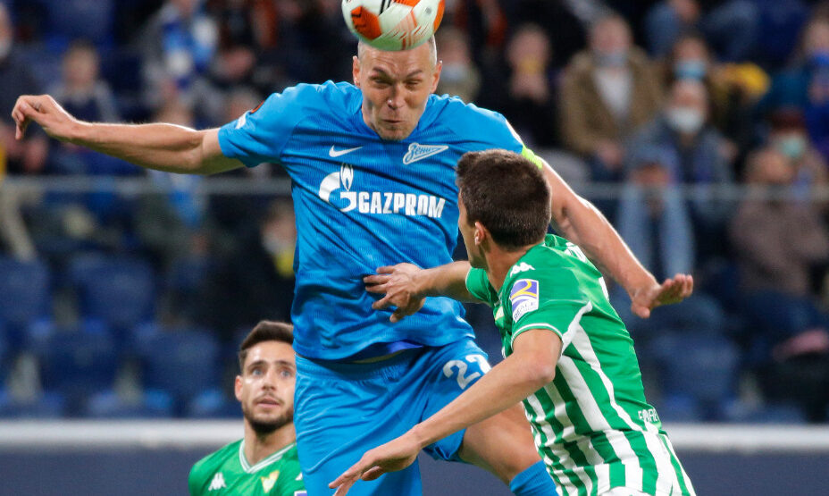    Артем Дзюба так и не нашел еще себе новую команду. Фото: Reuters