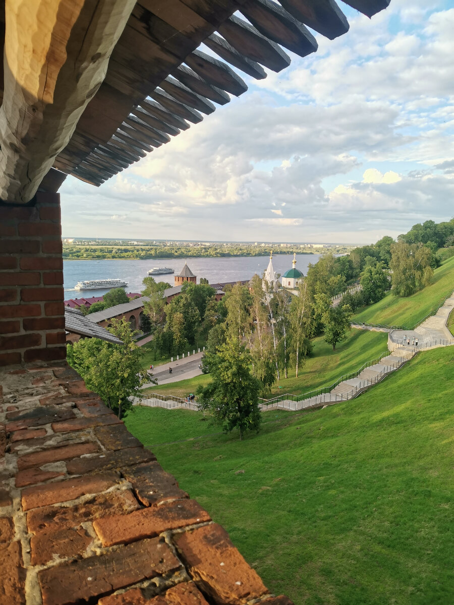 Фото со стены Нижегородского кремля
