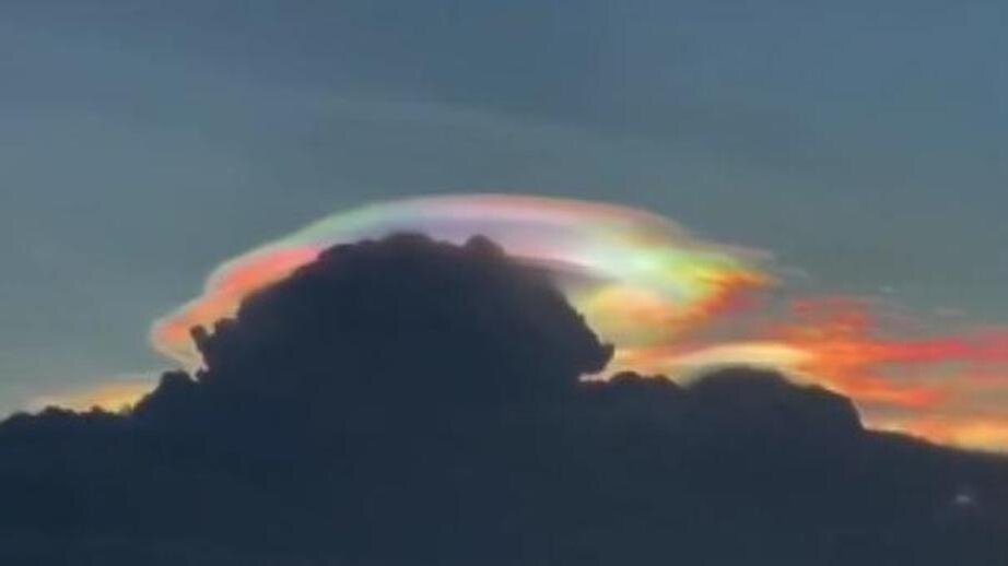 File:Cumulus pileus cloud (9 July 2016) (Yellowstone, Wyoming, USA) 9 (276808179