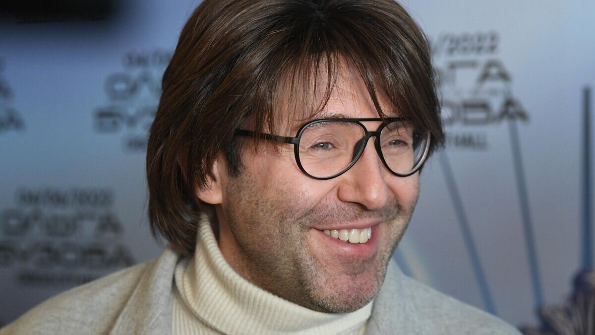    Выставка в честь 18-летия работы Ольги Бузовой в российском шоу-бизнесе© РИА Новости / Алексей Майшев