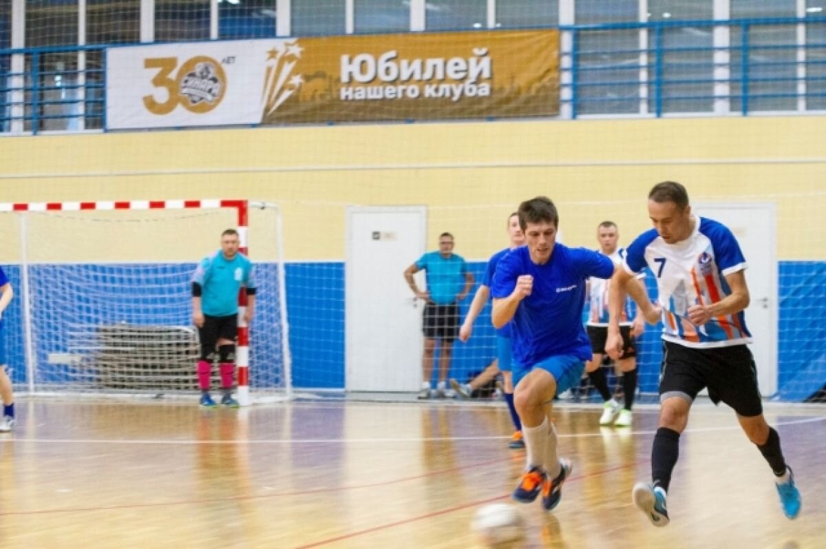    Команда ВИЗ-Стали победила в турнире по мини-футболу