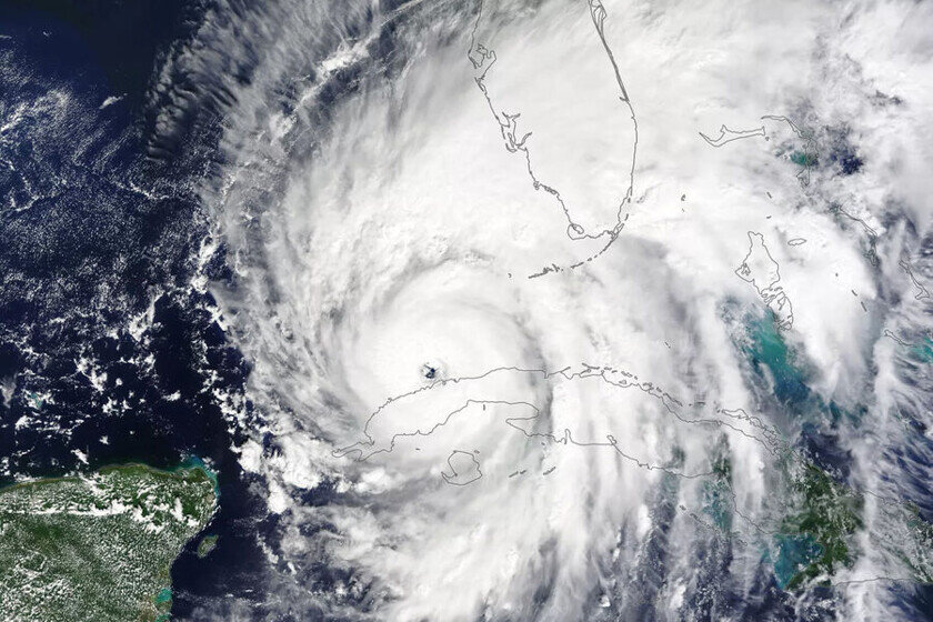    «Иэн» над Кубой движется к Флориде. Фото: NASA