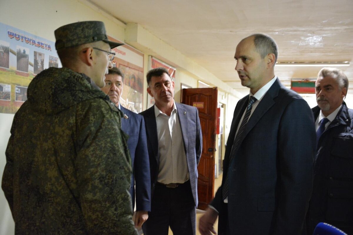    Денис Паслер встретился с мобилизованными оренбуржцами в Тоцкой артиллерийской бригаде Белов Михаил Александрович