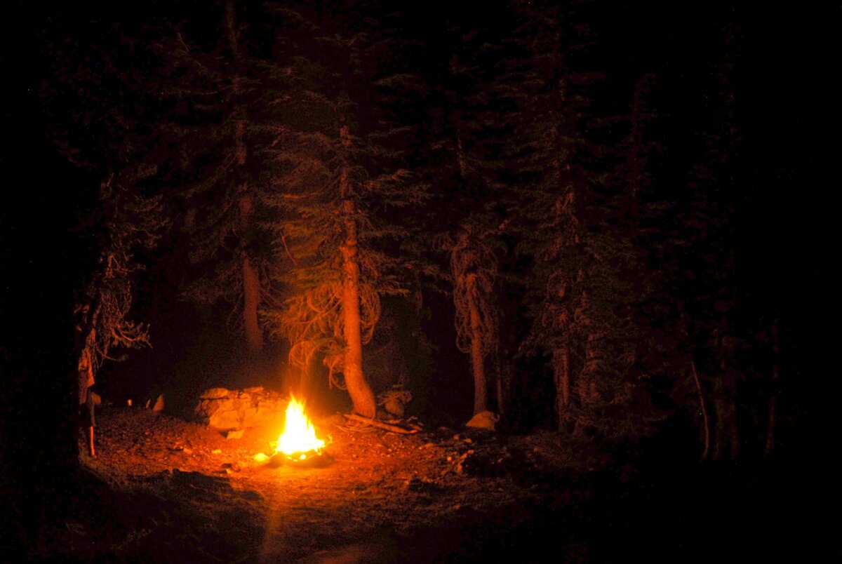 Огонь в сердце цитаты. Послушайте маяковский стих. Не видно ни огонька. Не видно ни огонька. В.