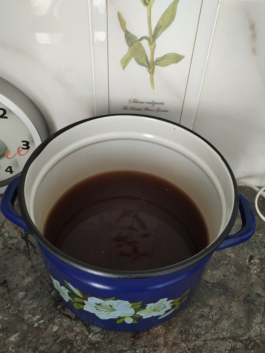 Вот такого цвета должен получиться наш будущий квас. 