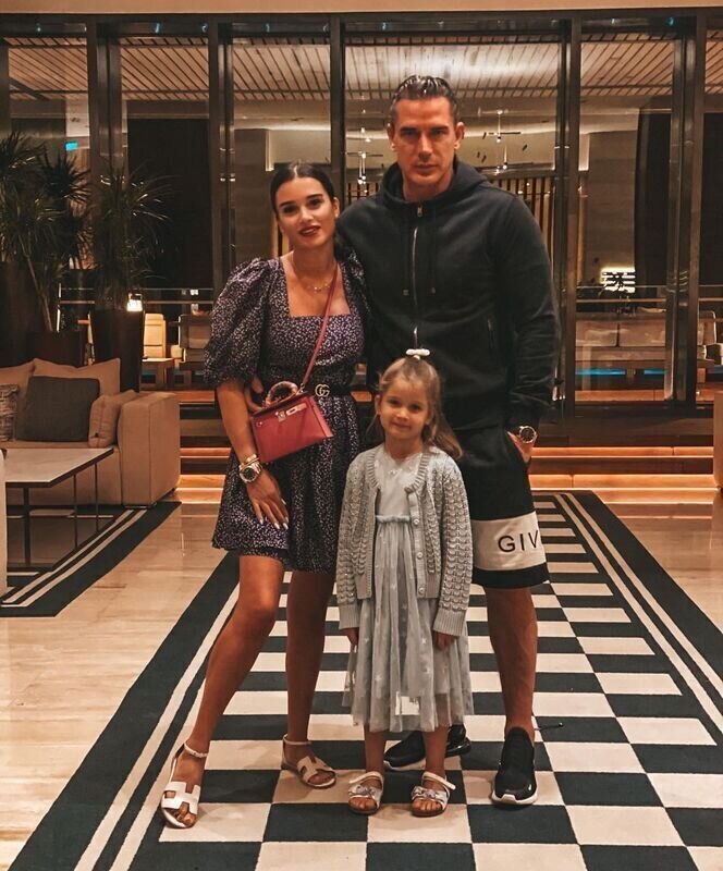 Ксения Бородина и Курбан Омаров с общей дочерью/ Фото: Instagram