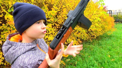 Свд у детей. Пистолеты для детей. Малыш с пистолетом.