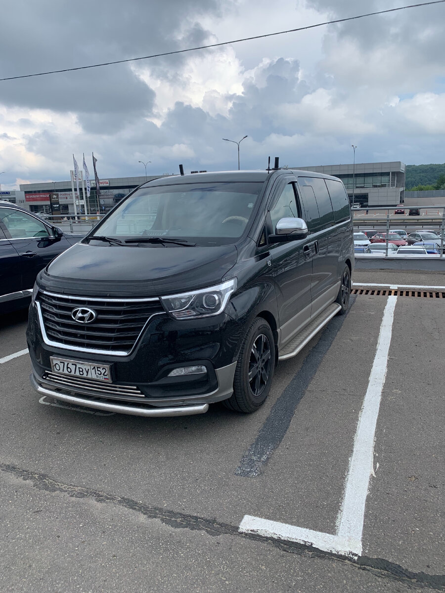 Пороги, передний «кенгурятник», хром на зеркала и спутниковая антенна