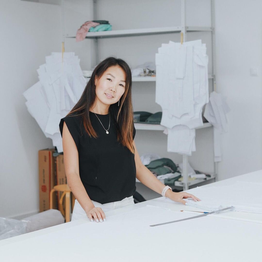 Здравствуйте! Я Майя Драган, наставник, специалист по продажам на Wildberries, владелица собственной линии одежды, которая входит в 10-ку лучших на Wildberries