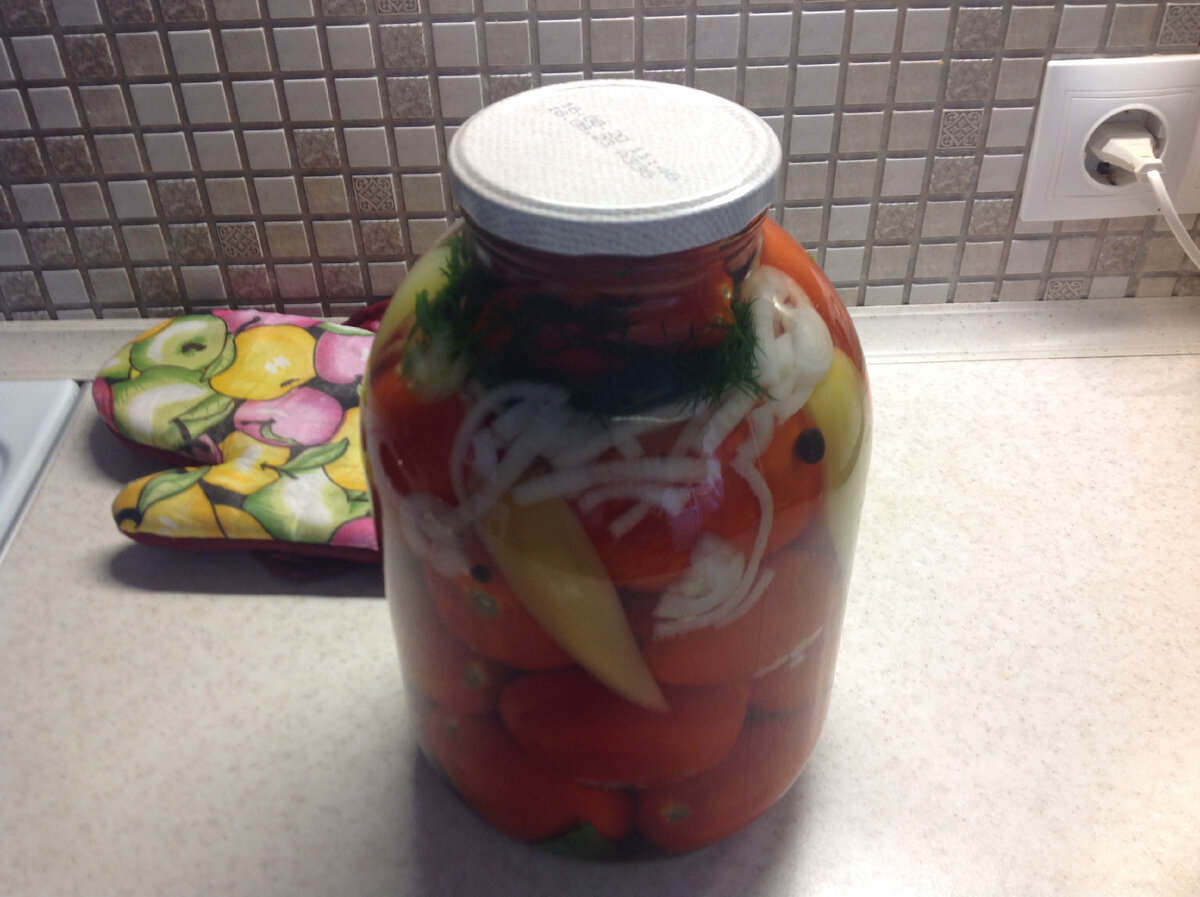 Маринованные помидоры( фото автора)