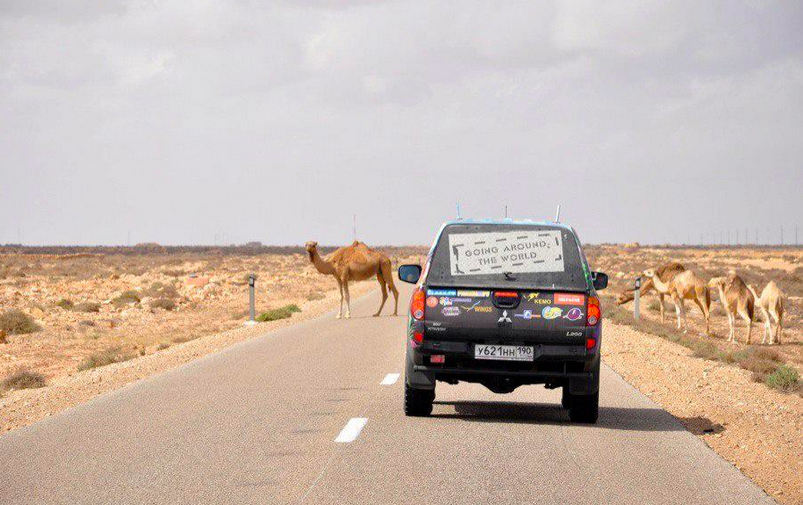 Олег Радул во время своего кругосветного путешествия на автомобиле.