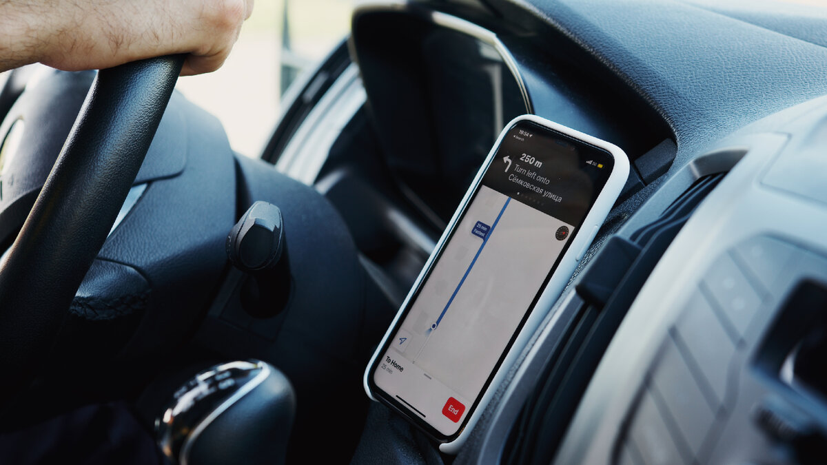 Навигатор помогает многим водителям не сбиться с пути. Фото автора Artem Podrez Pexels, используется по лицензии Creative Commons