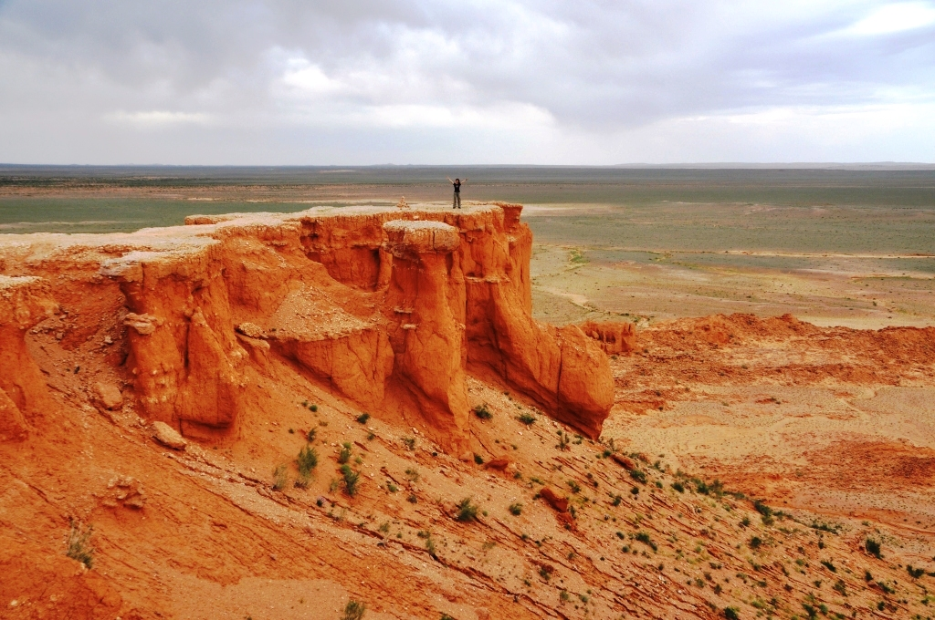 пылающие скалы монголия. пылающие скалы. баянзаг монголия. пылающие скалы баянзаг, монголия. пылающие скалы монголия.