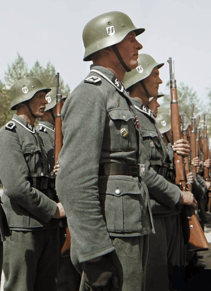 Солдаты финского добровольческого батальона войск СС