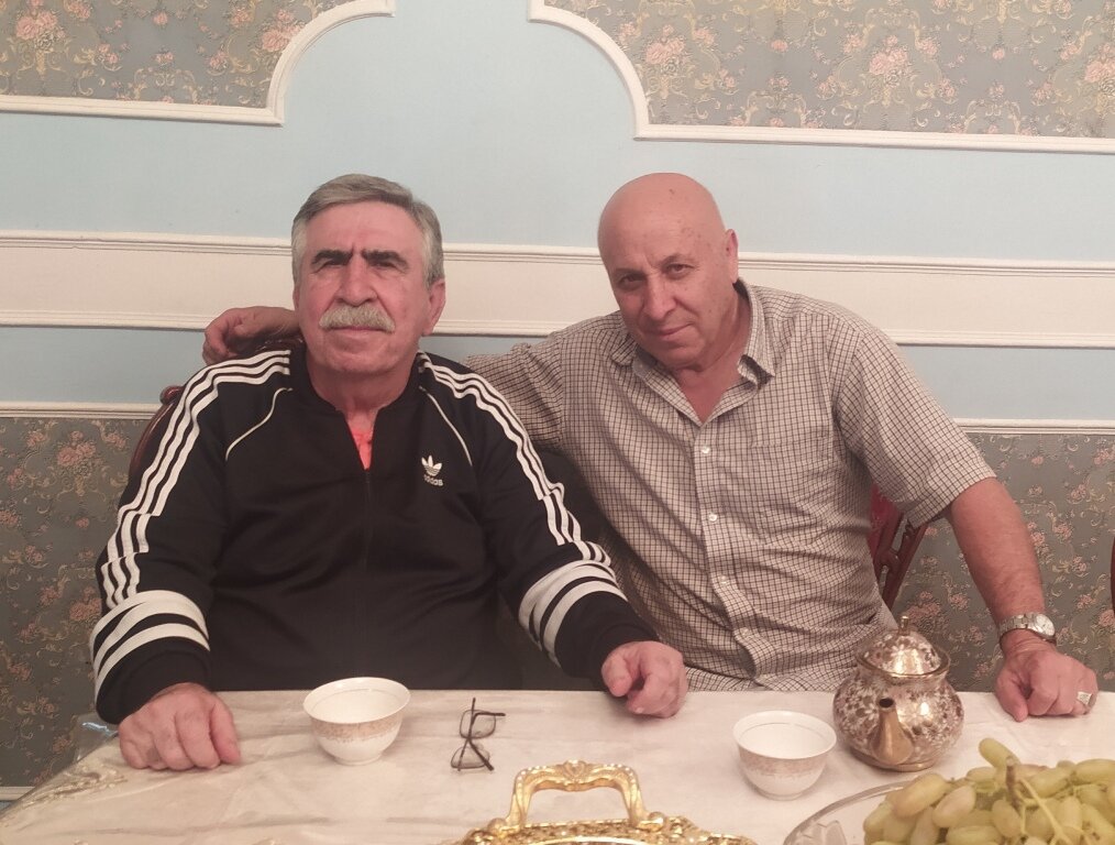 Михаил Калантаров с другом Хакимовым Саттором Asia-Plus