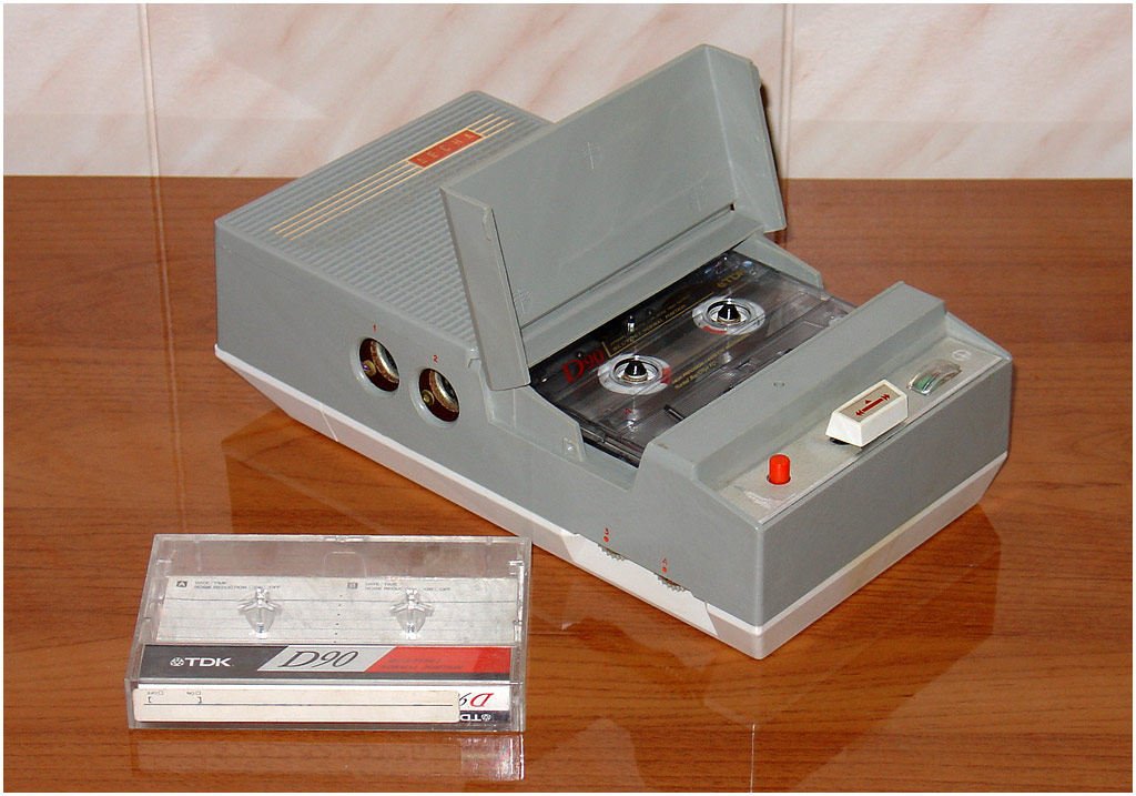Протон-402 кассетный магнитофон