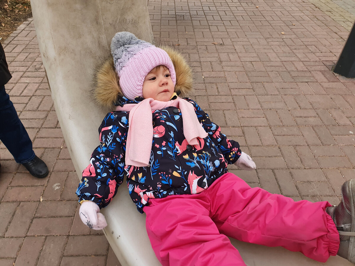 Катаемся на качельке