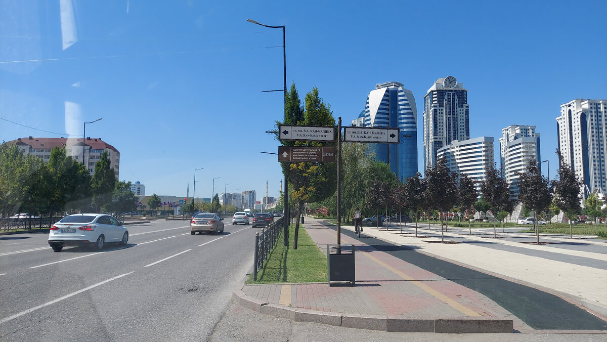 Вид на Грозный-Сити и проспект Ахмата Кадырова..