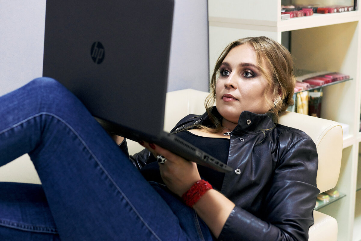 Писать много и регулярно - сложная работа. Каждый рано или поздно от нее устает. И это тоже нормально. Берите небольшой таймаут и отдыхайте;)