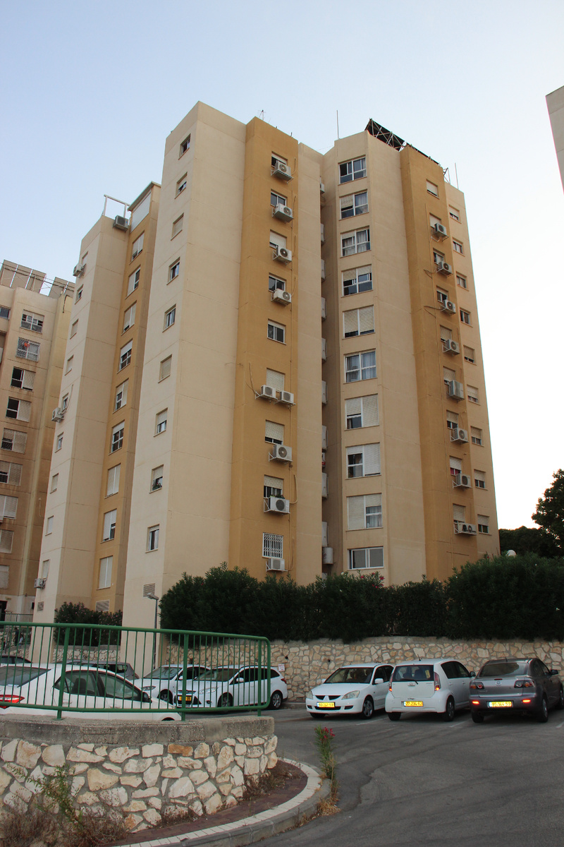 Недвижимость Израиля.  Дом постройки конца 90-х годов. г.Нешер, пригород Хайфы