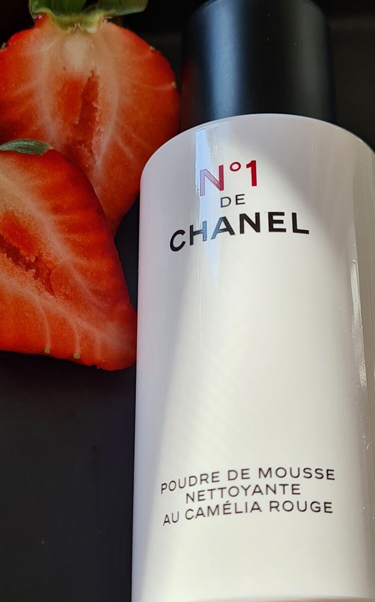 CHANEL N°1 DE CHANEL Red camellia powder-to-foam cleanser Очищающая пенящаяся пудра