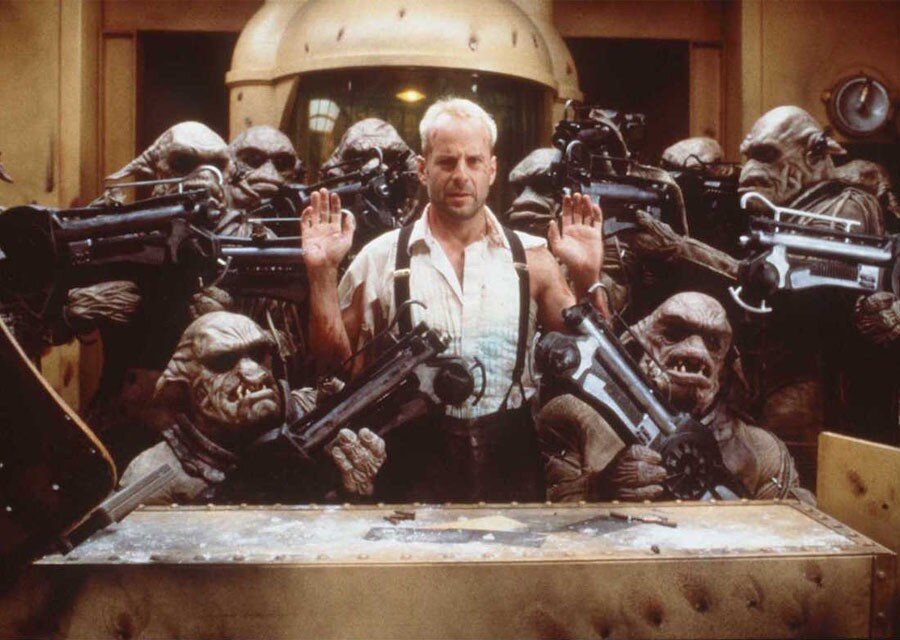    Брюс Уиллис Пятый элемент