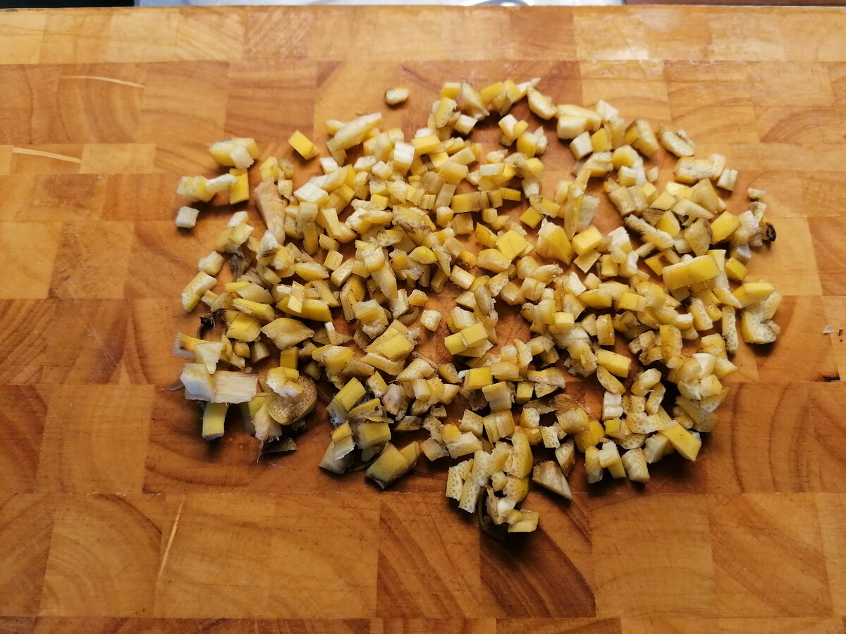 Порезанная кожура банана