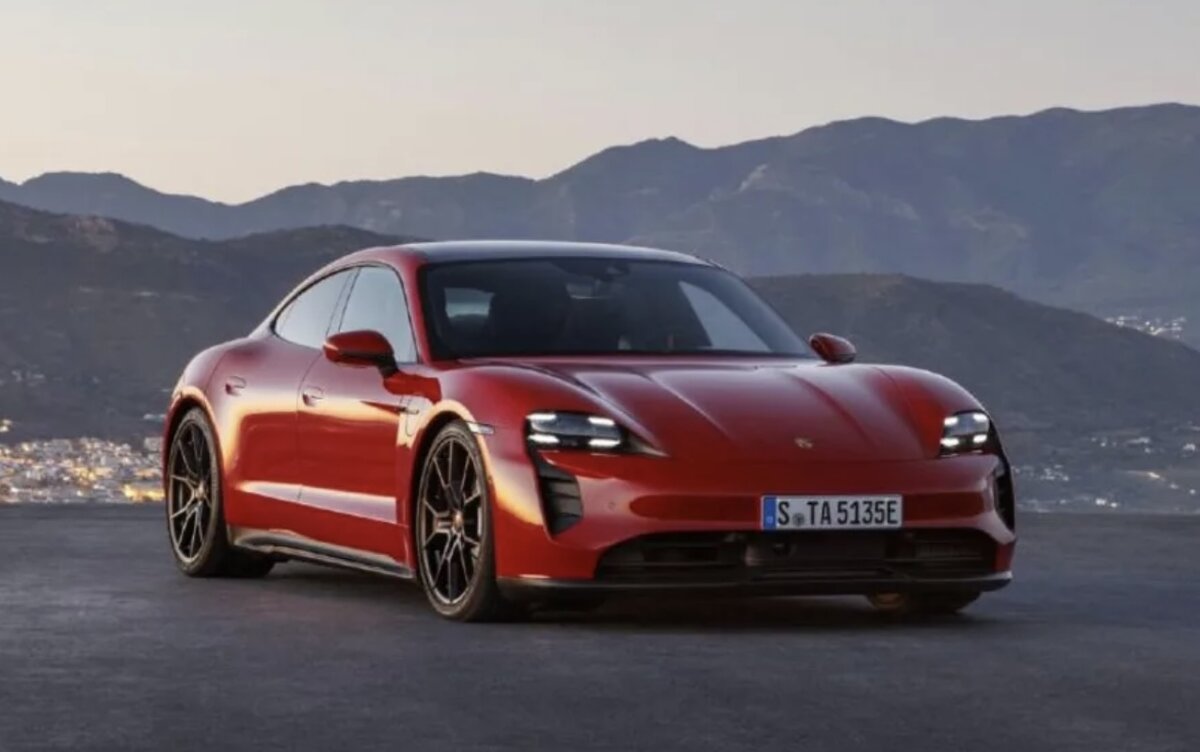 Porsche Taycan GTS 2022