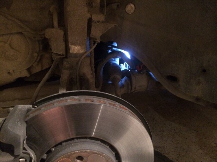 Место соединения проводки  сервотроника №1