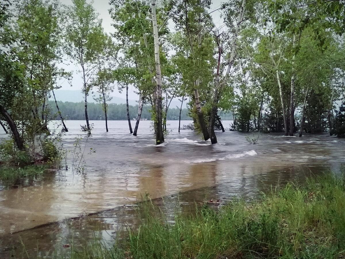 Например вот так. Остров всё-таки, ничего удивительного. Но когда ты видишь это первый раз лично, всё же слегка впечатляет и удивляет.