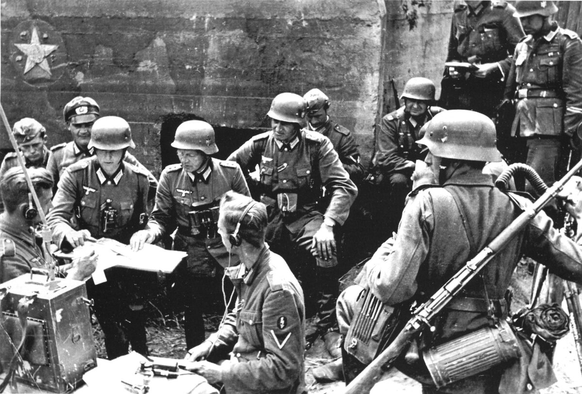 Немецкие операции второй мировой. Фашистские дивизии 1941. Германский солдат 1941. Немецкие солдаты 1941 года Барбаросса.