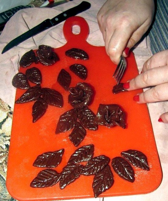 Нож и вилка в помощь!)