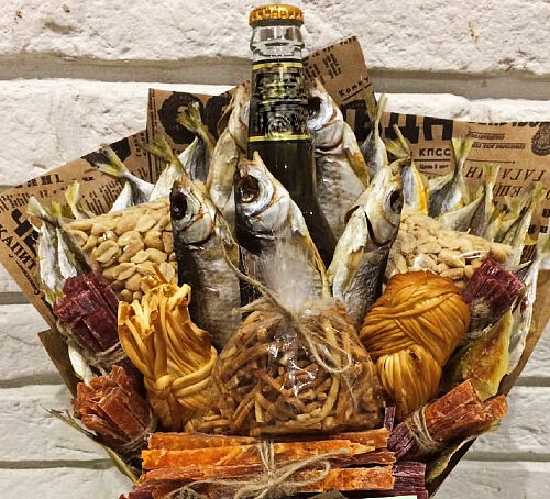 Соленая рыба и алкоголь , копчености и солености входят в список анти продуктов при артрозе и артритах