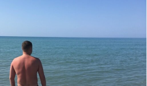 В мае  Средиземное море ещё недостаточно прогретое, примерно градусов 19, поэтому на пляжах Белека не многолюдно....