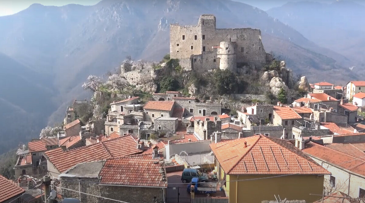 Castelvecchio di Rocca Barbiena
