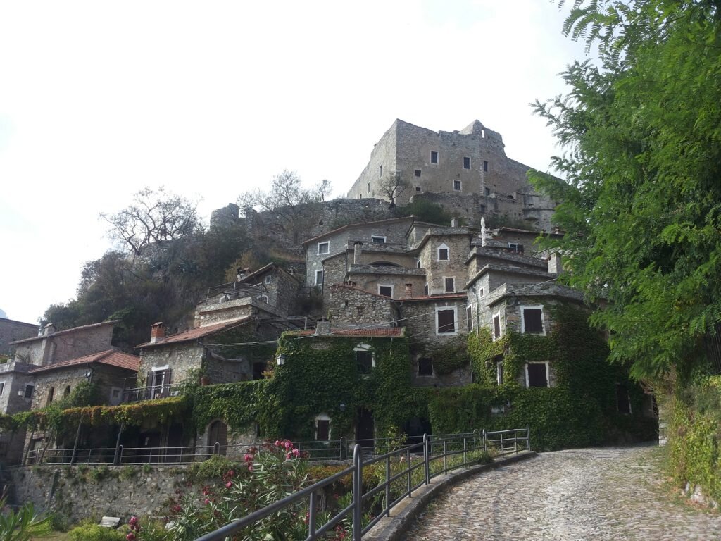 Castelvecchio di Rocca Barbiena 