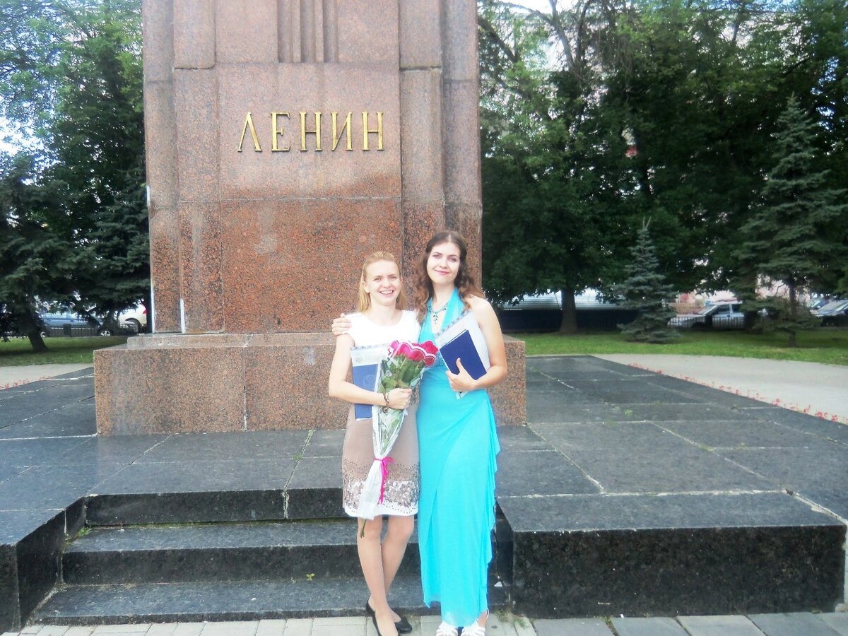 Я с букетом и дипломом :-))) 