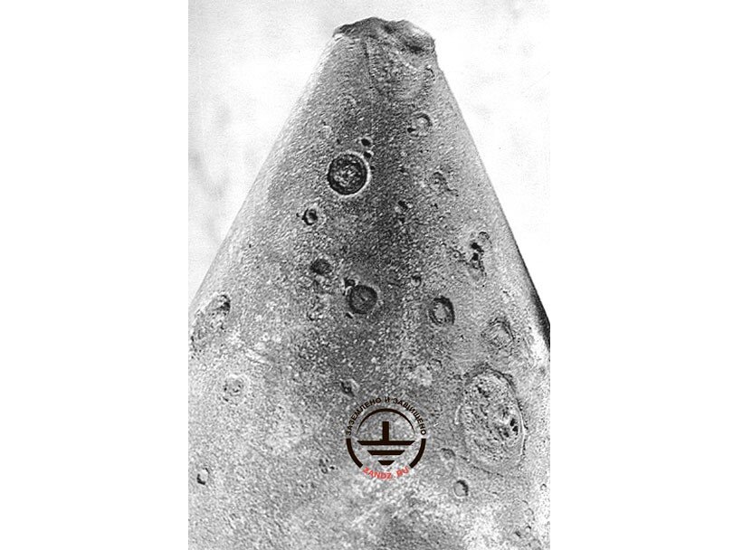 Молниеприёмник с Останкинской телебашни. Наконечник расплавлен примерно 200 молниями, попавшими в него. (Картинка с zandz.am)