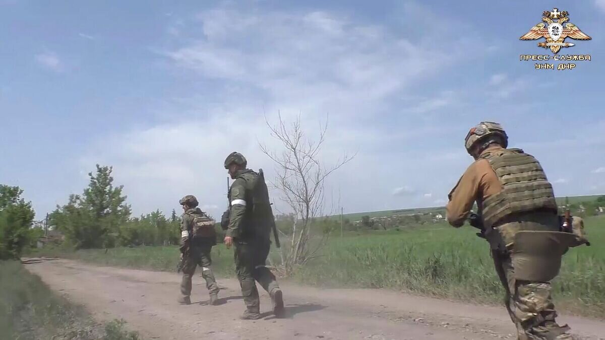    Военнослужащие Народной милиции ДНР в районе Авдеевки. Кадр видео© Народная милиция ДНР