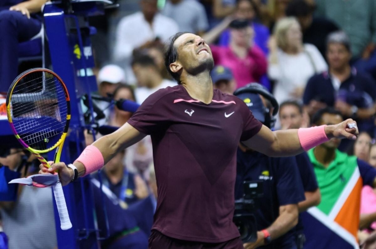    Теннисист Надаль на турнире US Open разбил себе нос ракеткой