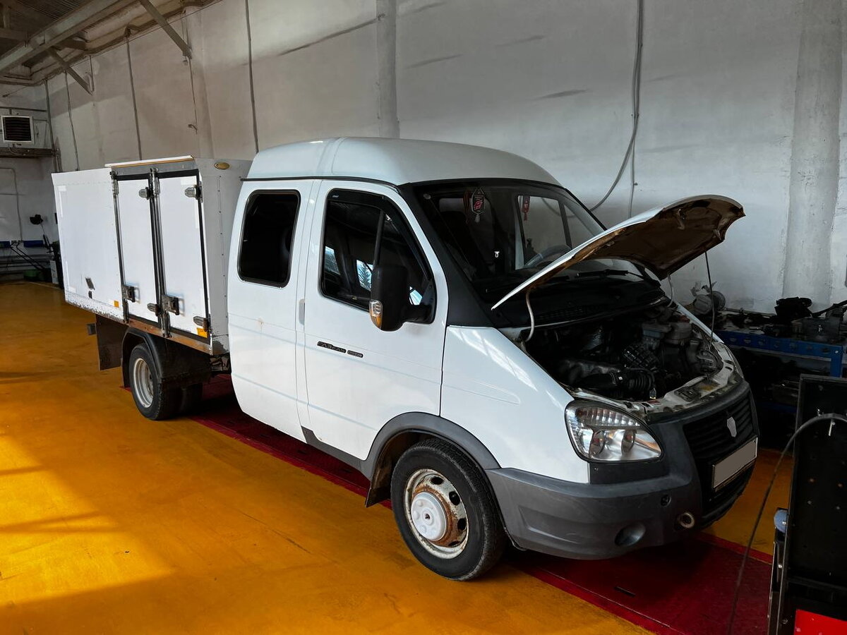 Первый заезд автомобиля в бокс АИ Сервис