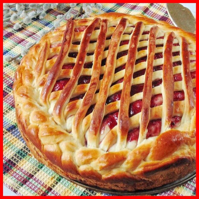 Пирог с вареньем был неотъемлемой частью любого праздника в те годы