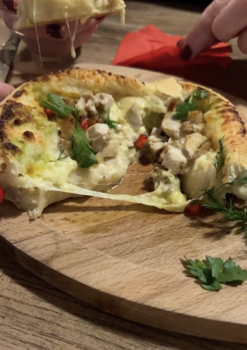 Хачапури с курицей и гранатом 
