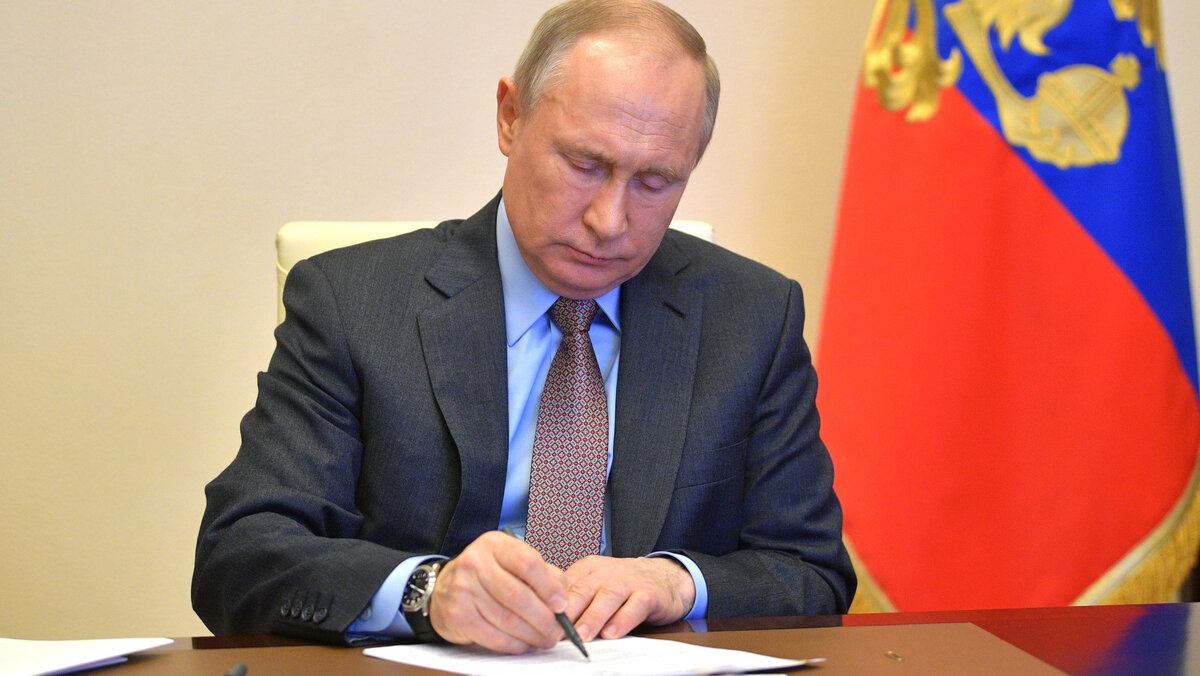 Путин подписывает указ о увольнении Лиз Трасс