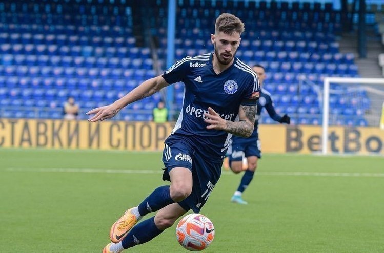 Владимир Сычевой в атаке. Фото yandex.ru.