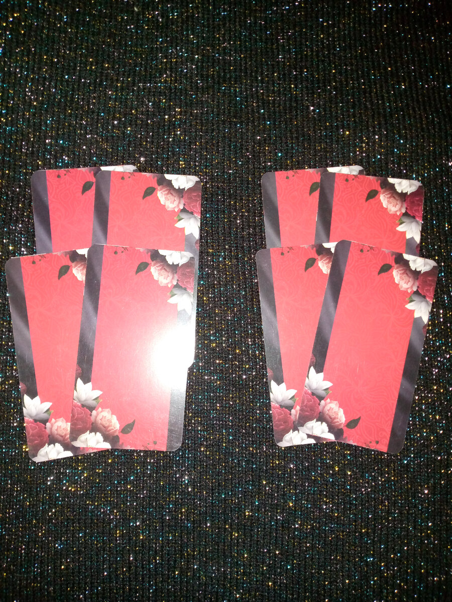 Слева направо - первый, второй.