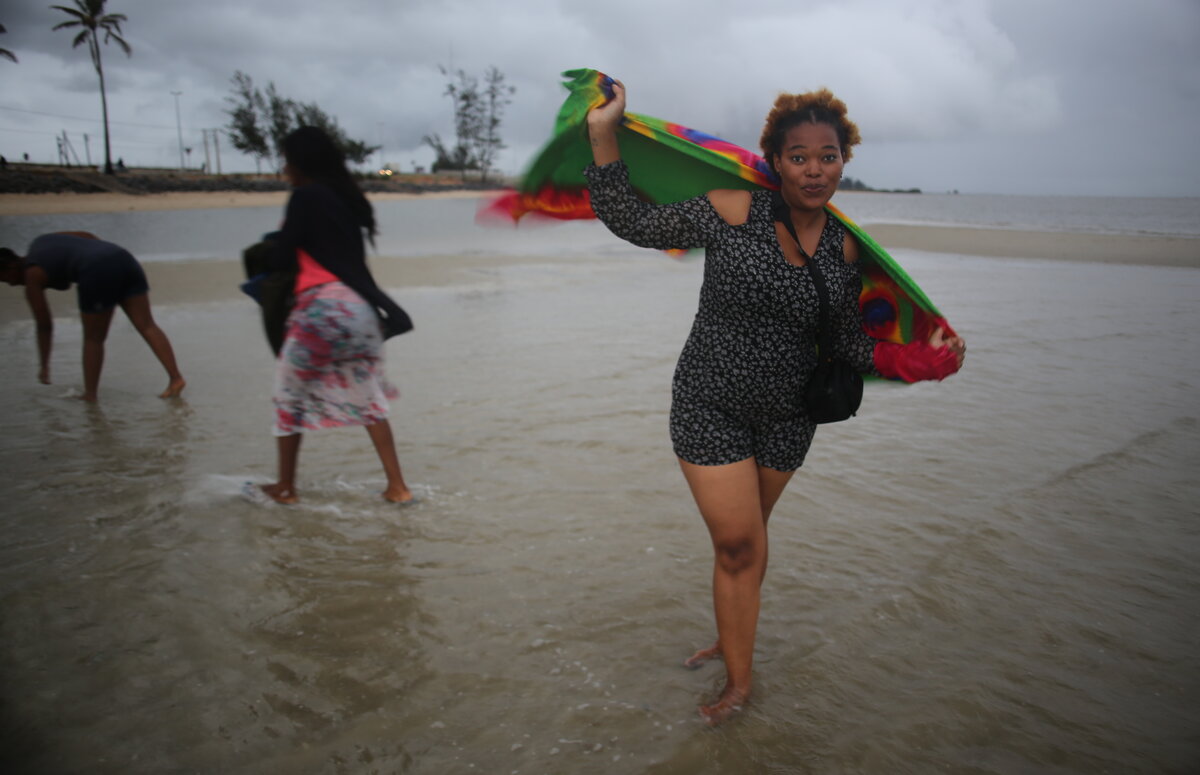Нежданный дождь . Фото А. Стволина  