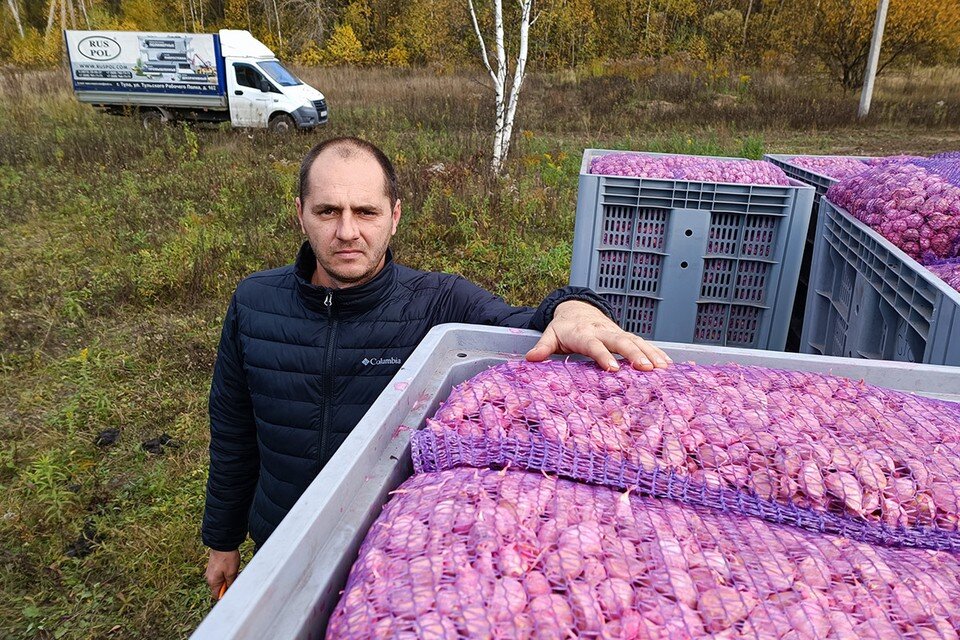     Юрий Динтер занимается "чесночным бизнесом" уже семь лет. Алексей ОВЧИННИКОВ