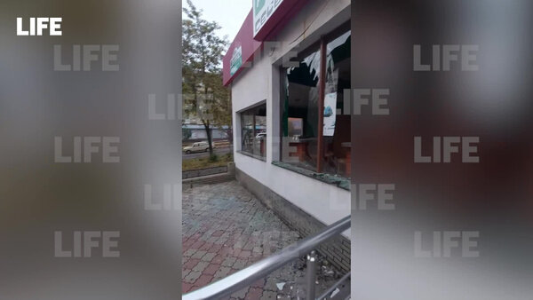 Последствия обстрела Донецка со стороны ВСУ. Видео © LIFE